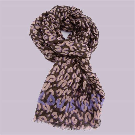 how to wear louis vuitton leopard scarf|louis vuitton scarf women.